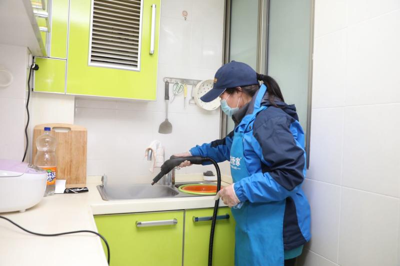 上海家政企業(yè)復工超九成 住家保姆緊俏，鐘點工市場面臨“人多活少”困局